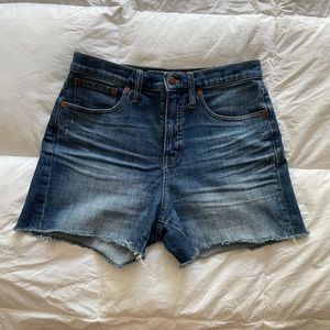 Madewell high rise denim shorts in medium wash, size 28